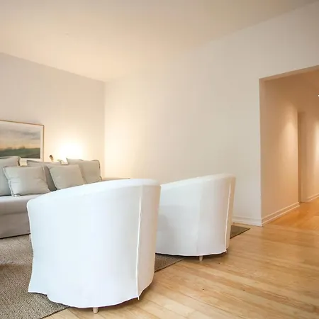 Central 3Bdr Apartment In Lisbon By Lovelystay-3